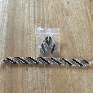 Handmade Black, Gold, Iridescent and Clear Beaded Jewelry Set 👧